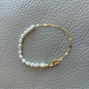 Elegant Dainty Pearl Bracelet with 14K Gold Filled Accents | Brand New